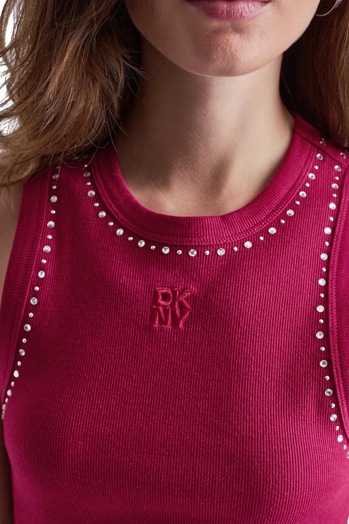 RHINESTONES AND DOME STUDS RIB TANK - Beet | DKNY