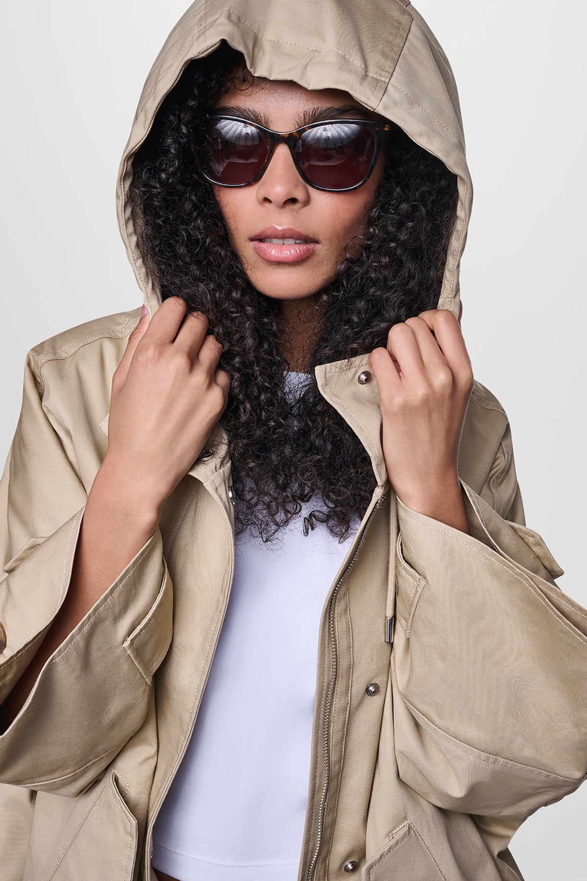 OVERSIZED HOODED ANORAK - Travertine | DKNY