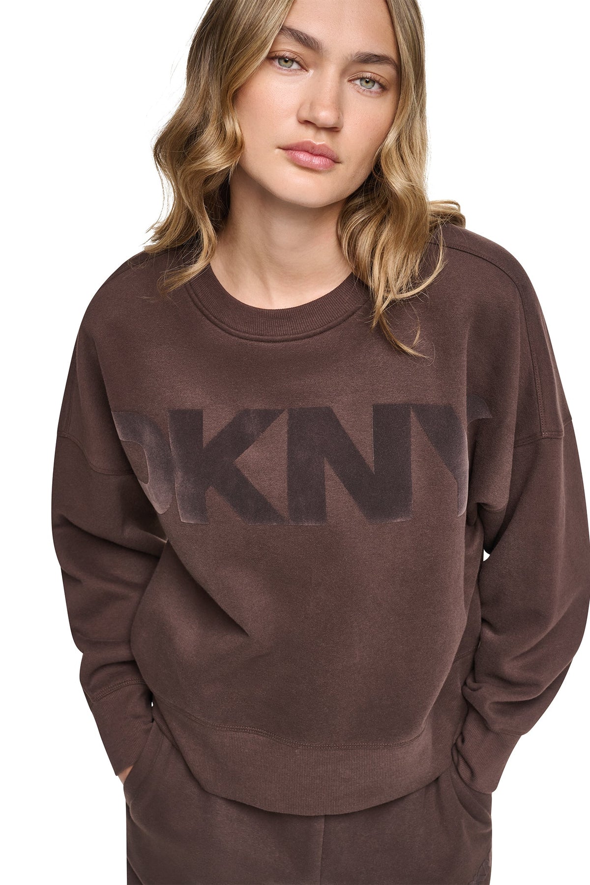 FLOCKED VARSITY LOGO SWEATSHIRT - Espresso/Espresso | DKNY