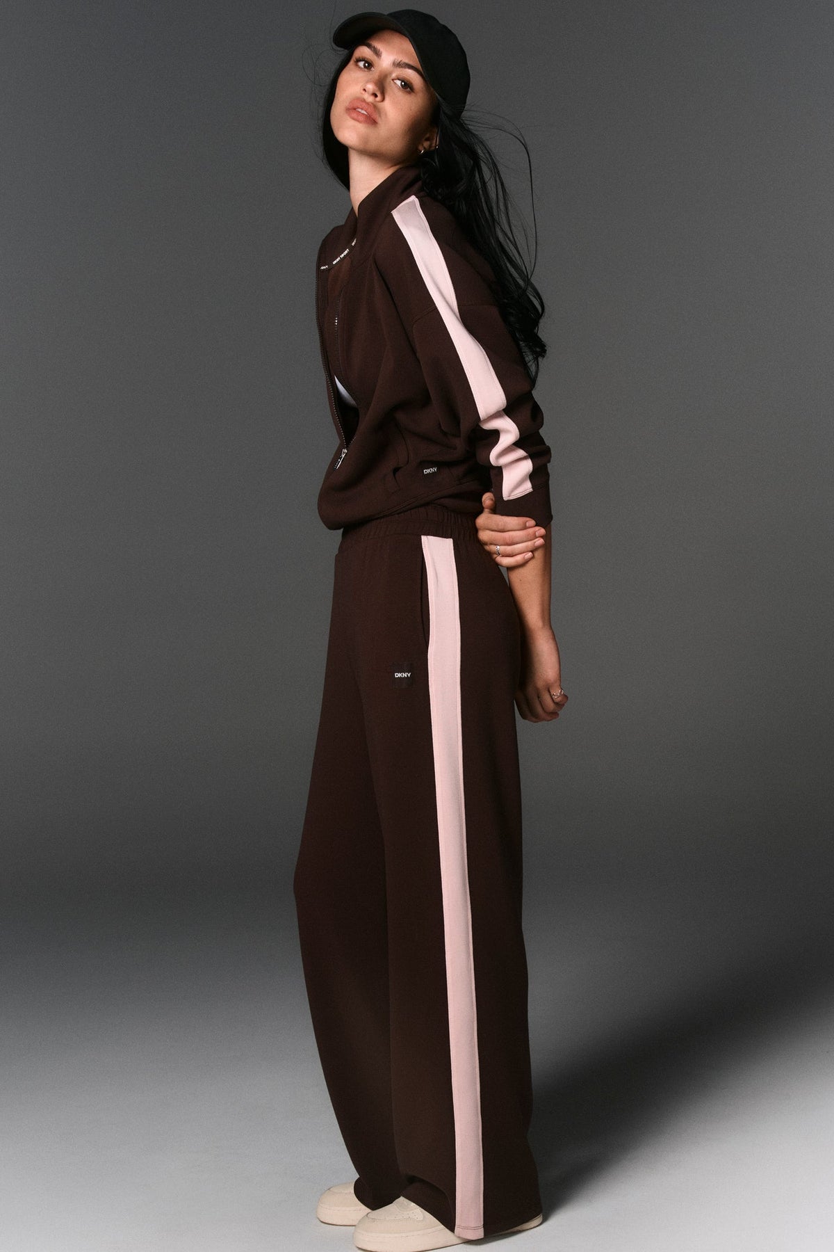 HIGH-RISE SIDE STRIPE WIDE-LEG PANT - Black/Eggnog | DKNY