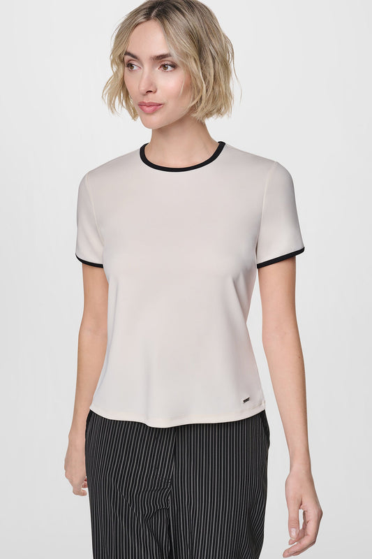CONTRAST TRIM TEE - Coconut/Black | DKNY