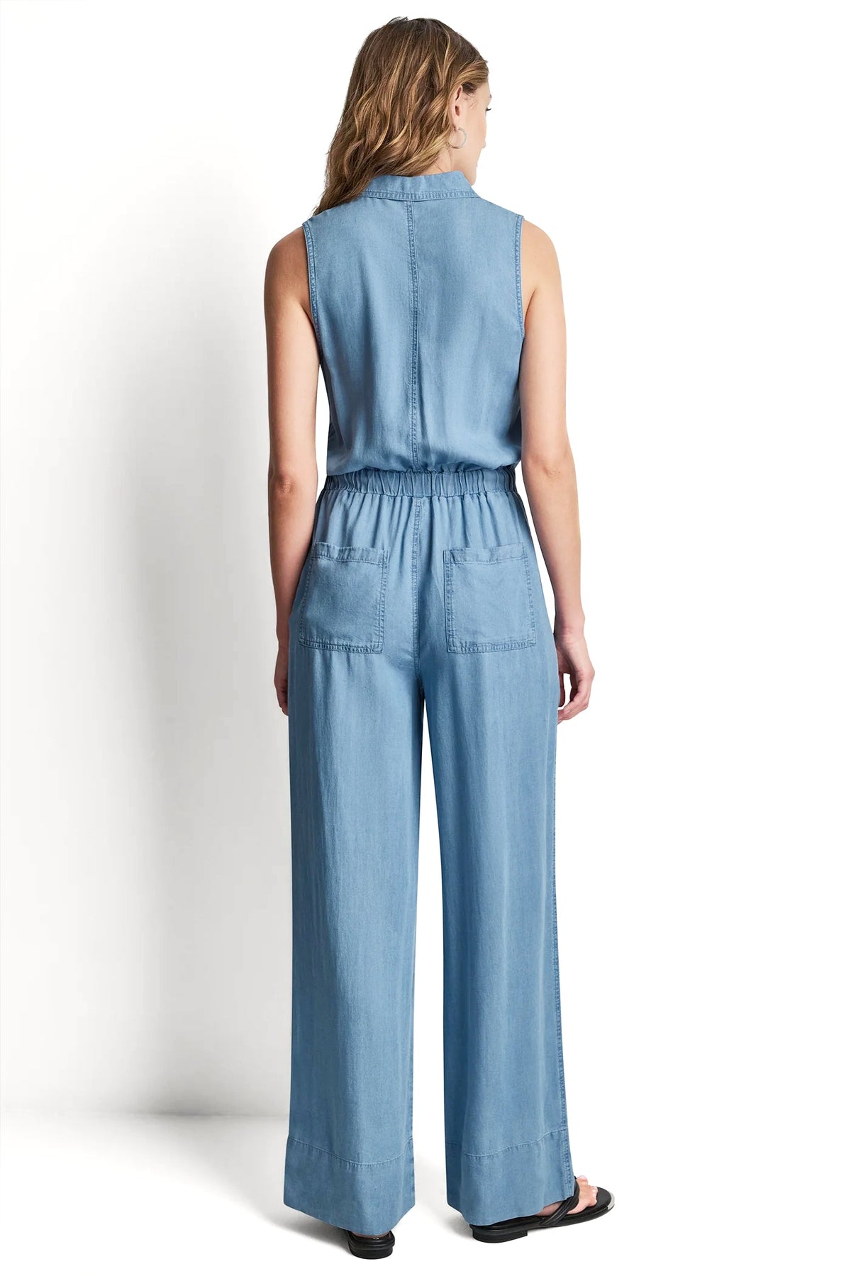 SLEEVELESS JUMPSUIT WITH COLLAR NECKLINE - Chambray | DKNY