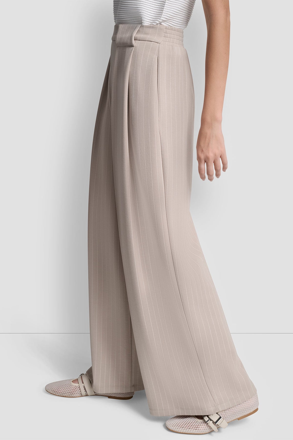 PINSTRIPED PLEATED STRAIGHT-LEG PULL-ON PANT - Pebble Pinstripe | DKNY