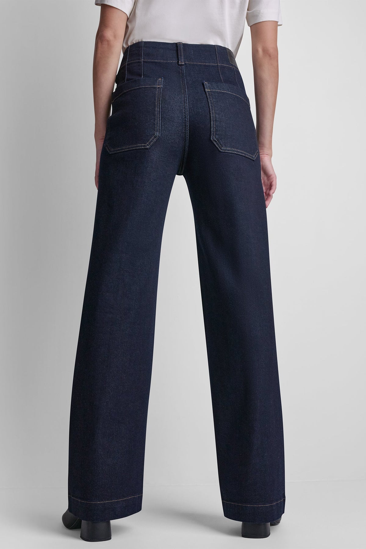 HIGH-RISE PINTUCKED WIDE-LEG JEAN - Espresso | DKNY