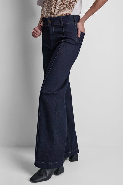 HIGH-RISE PINTUCKED WIDE-LEG JEAN - Espresso | DKNY