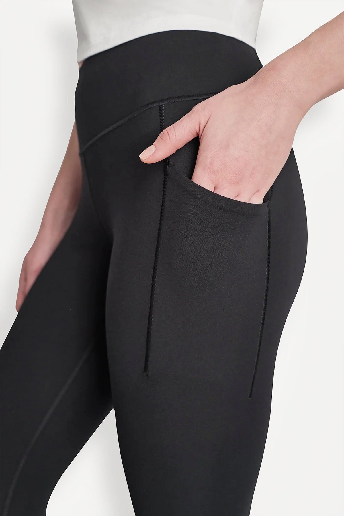 BALANCE COMPRESSION HIGH-WAIST CROPPED LEGGING - Black | DKNY