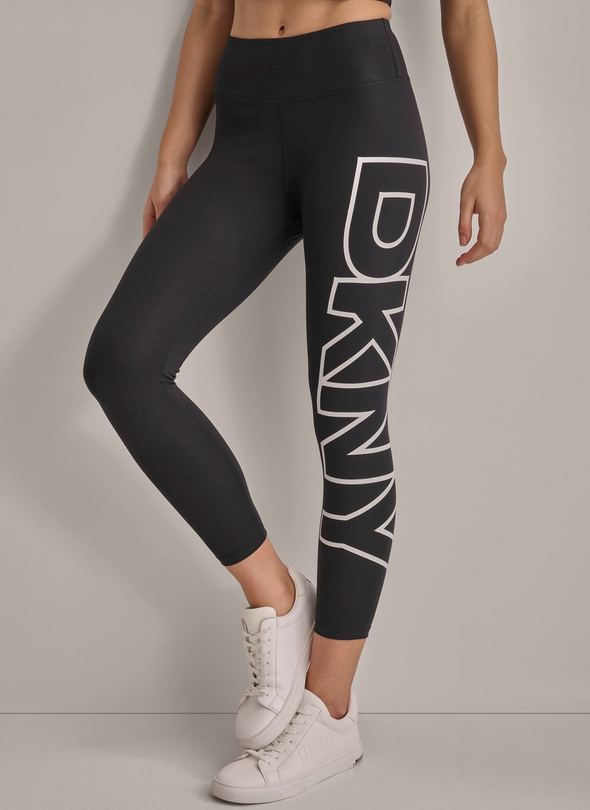 HIGH-RISE LOGO 7/8 LENGTH LEGGING - Black/Silver | DKNY
