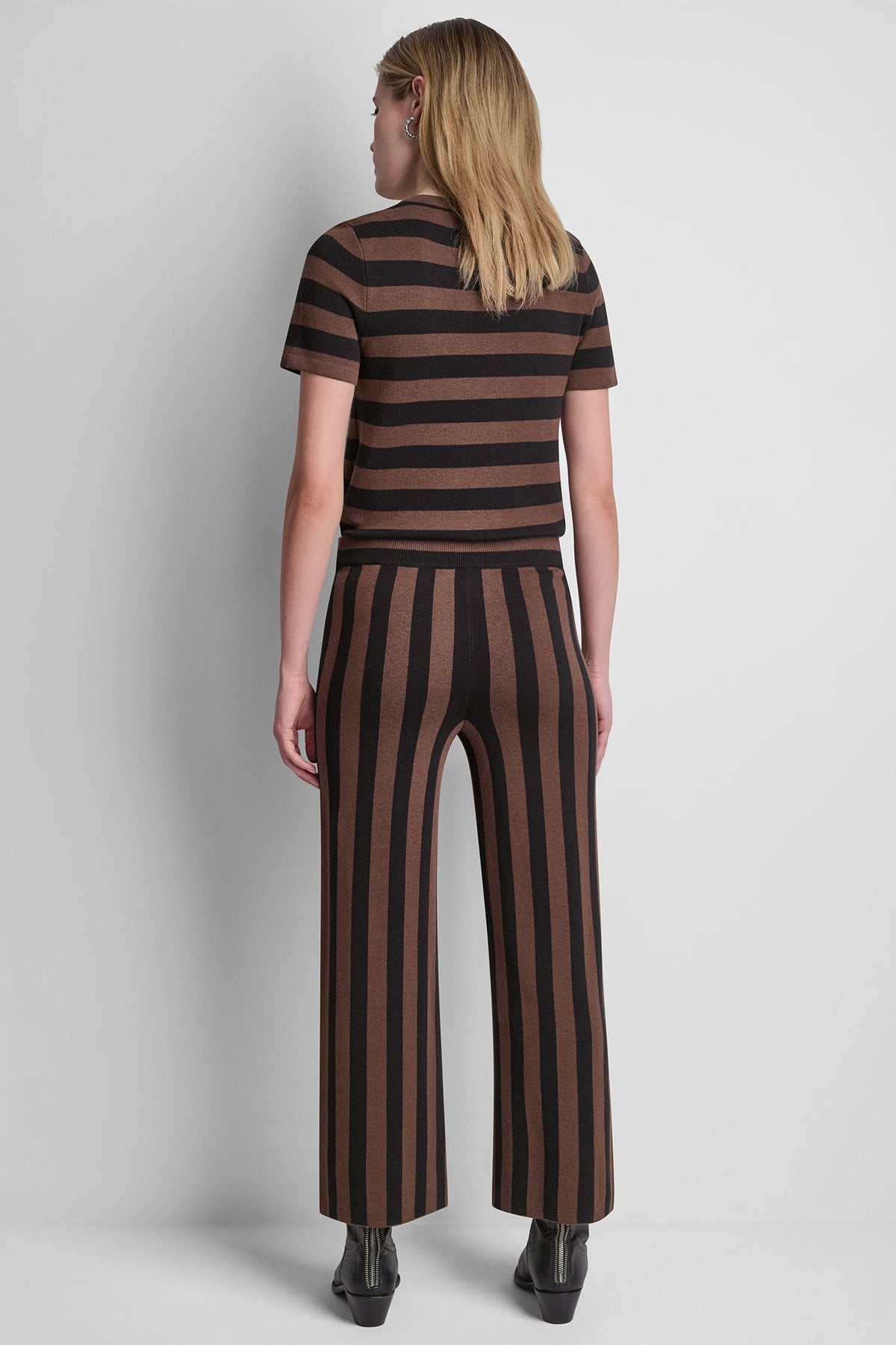HIGH-RISE STRIPED PULL-ON FLARE PANT - Chestnut/Black | DKNY