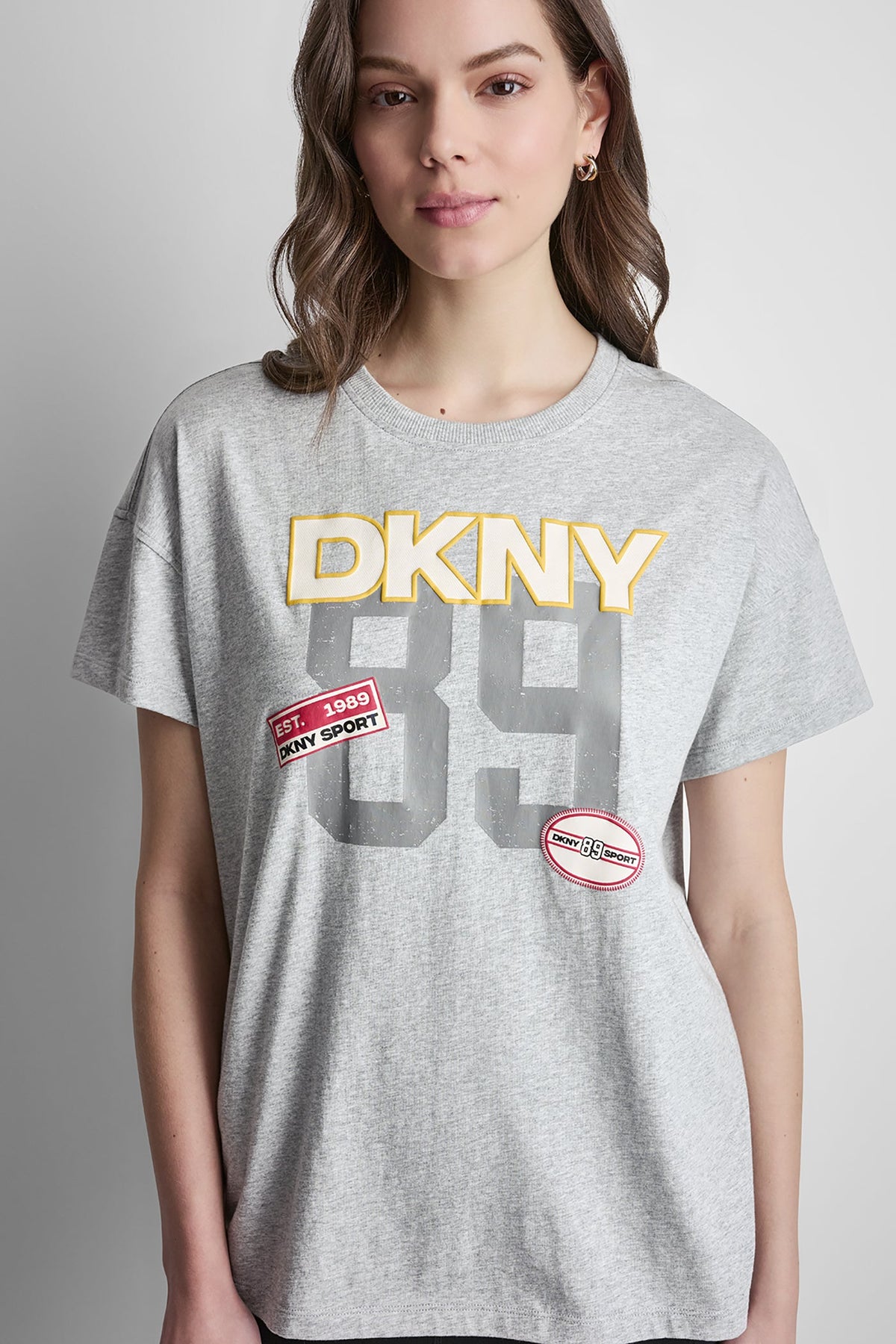 CAMPUS PATCH DROP SHOULDER TEE - Eggnog | DKNY