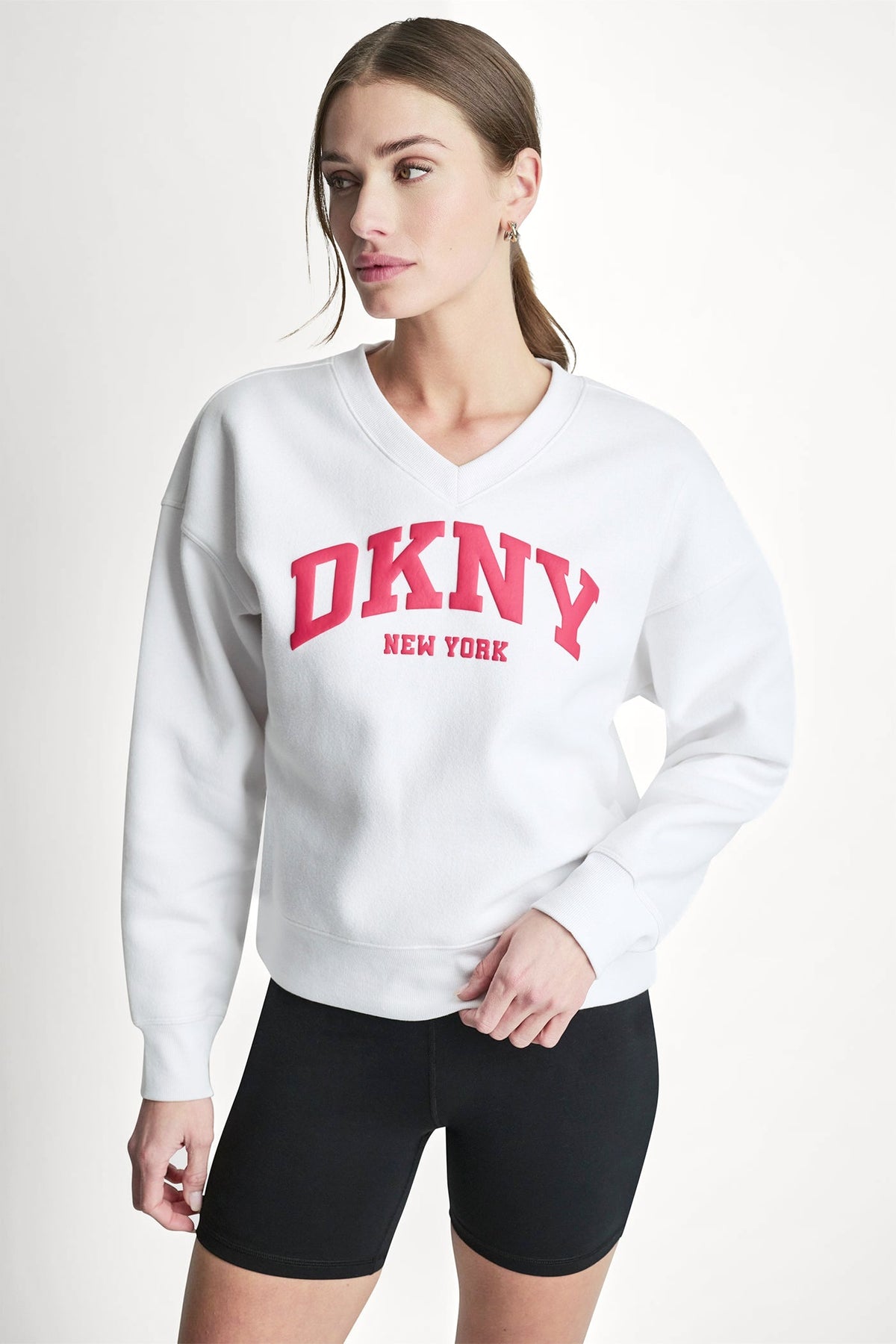 PUFF VARSITY LOGO V-NECK PULLOVER - Pearl Grey Heather/Festive Pink | DKNY