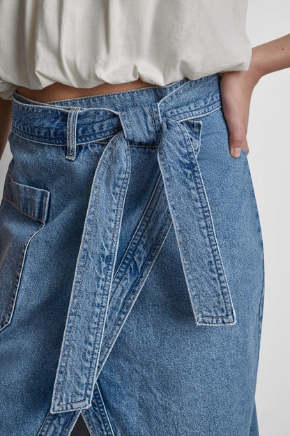 HIGH-RISE DENIM WRAP SKIRT - Crown Street | DKNY