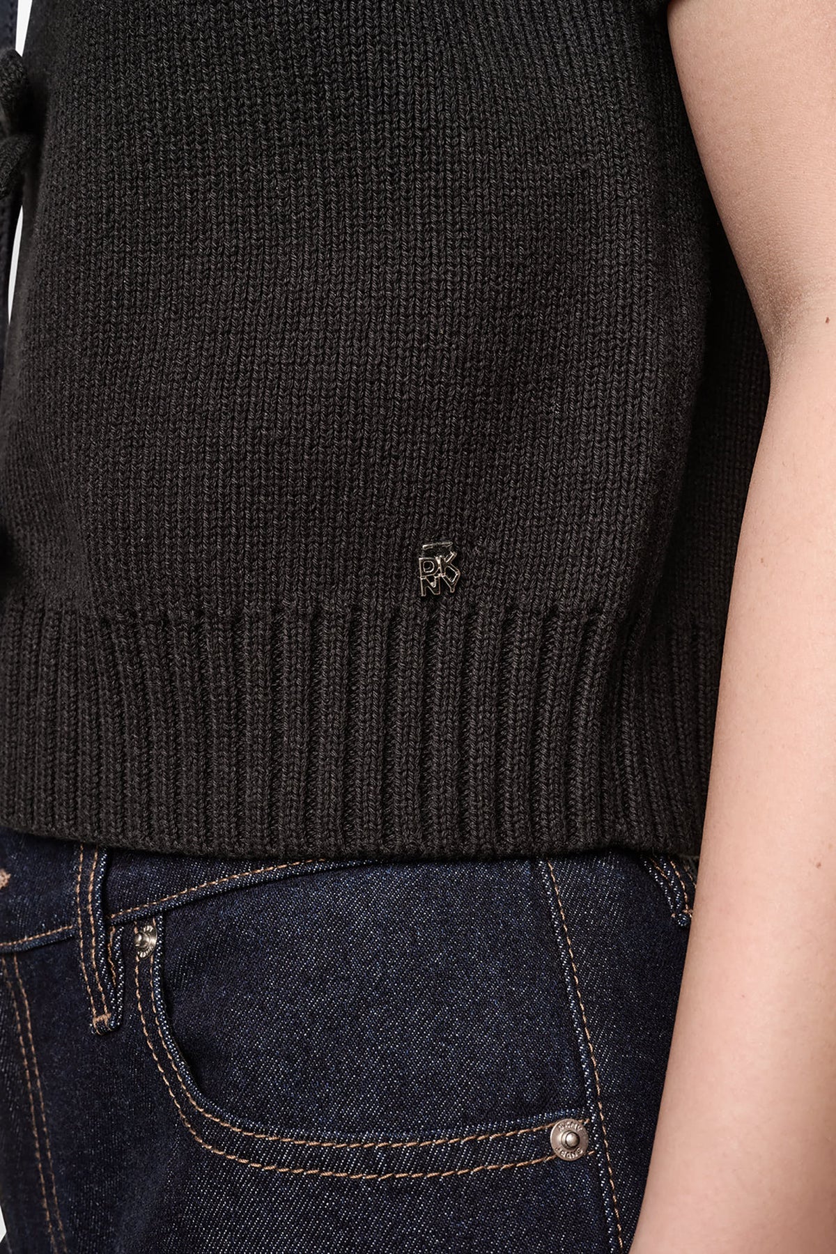 SHORT SLEEVE TIE FRONT POLO SWEATER - Eggnog | DKNY