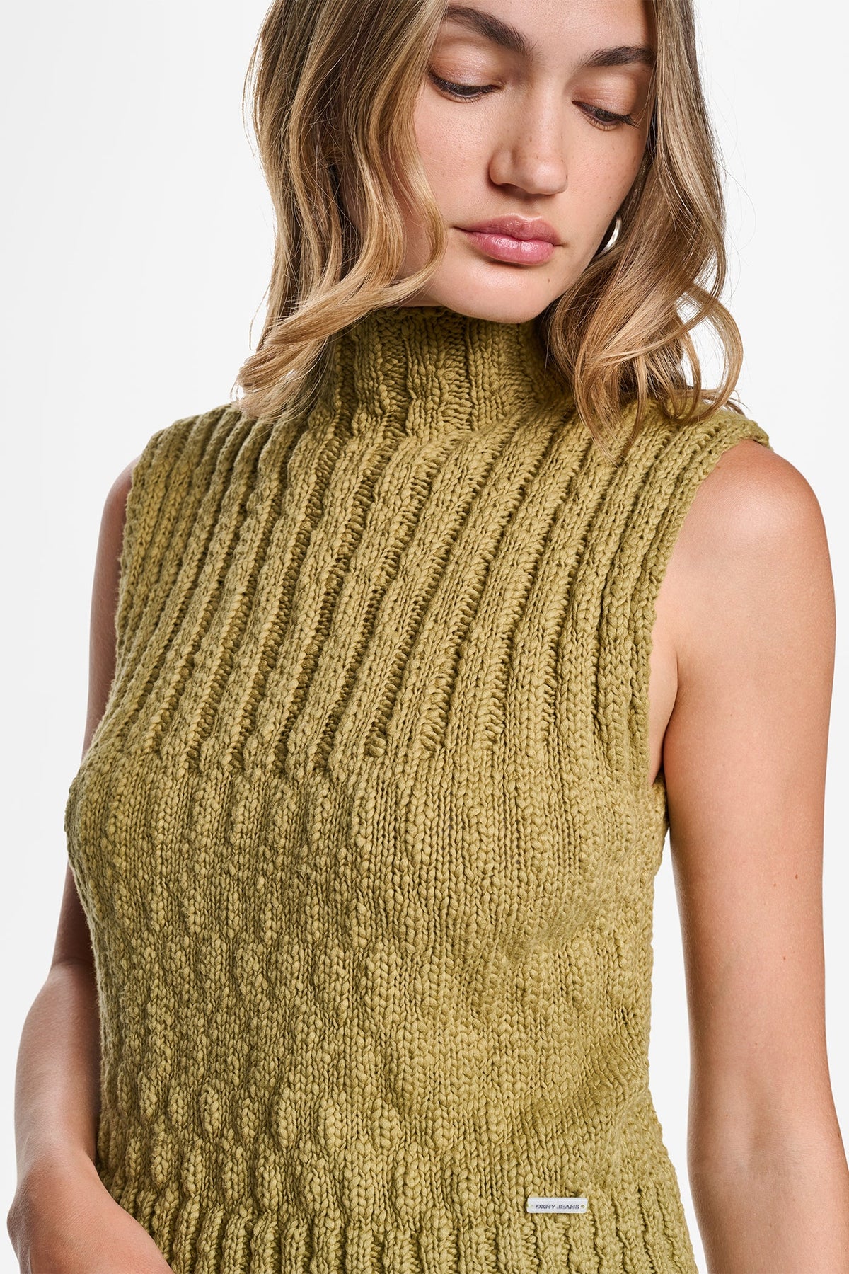 RIBBED MOCK-NECK SWEATER VEST - Eggnog | DKNY