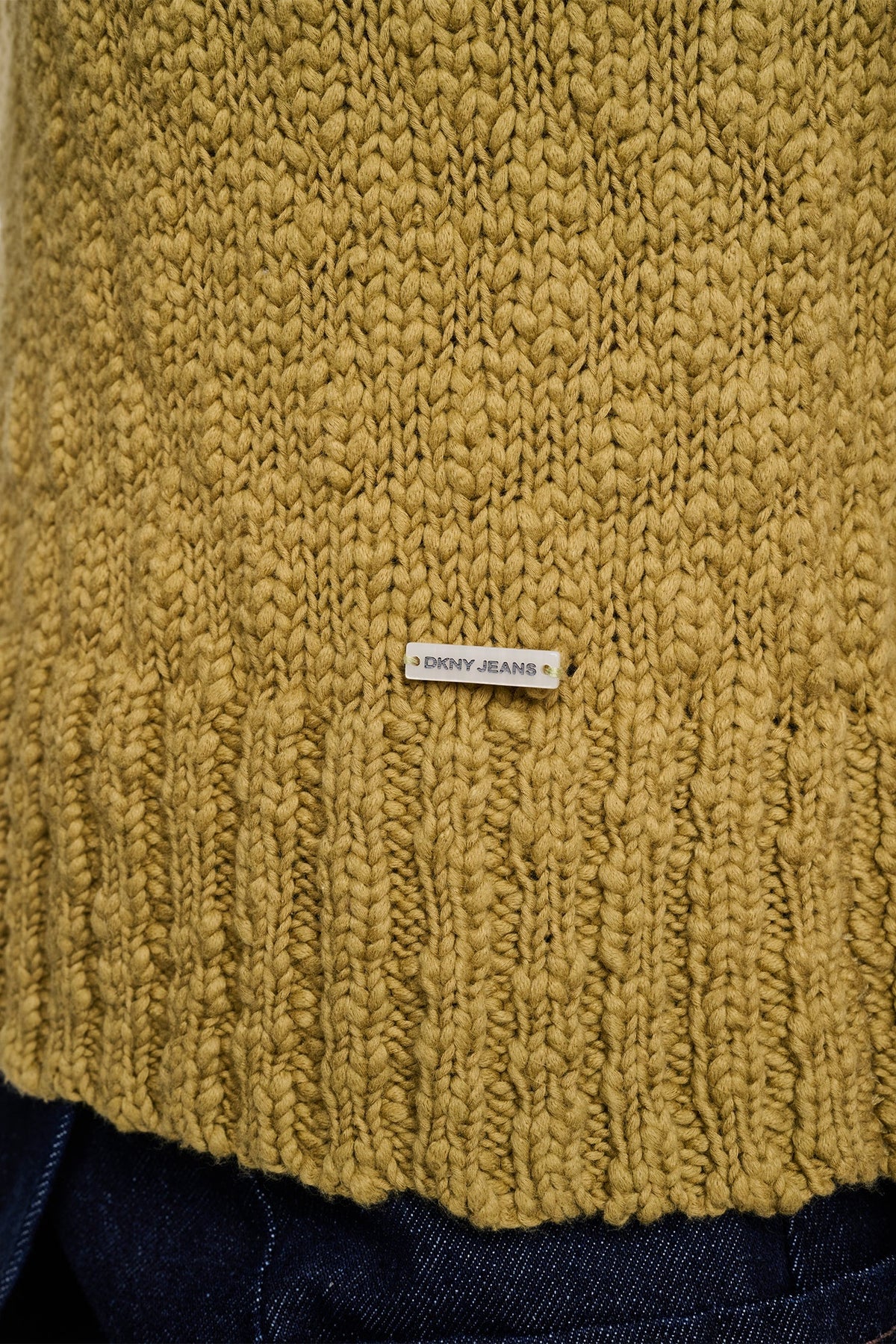 RIBBED MOCK-NECK SWEATER VEST - Eggnog | DKNY