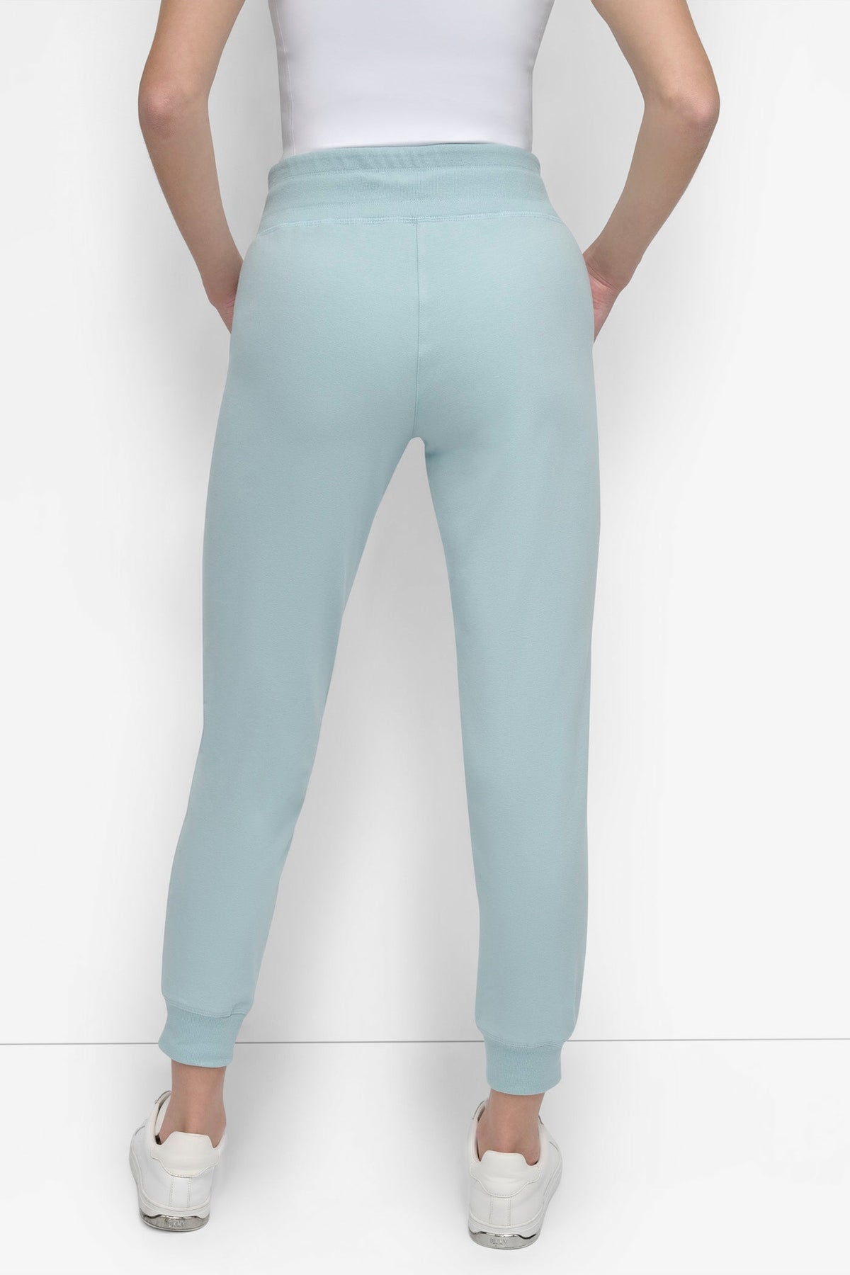 TWO-TONE HIGH-RISE LOGO DRAWSTRING SKINNY JOGGER - Black | DKNY