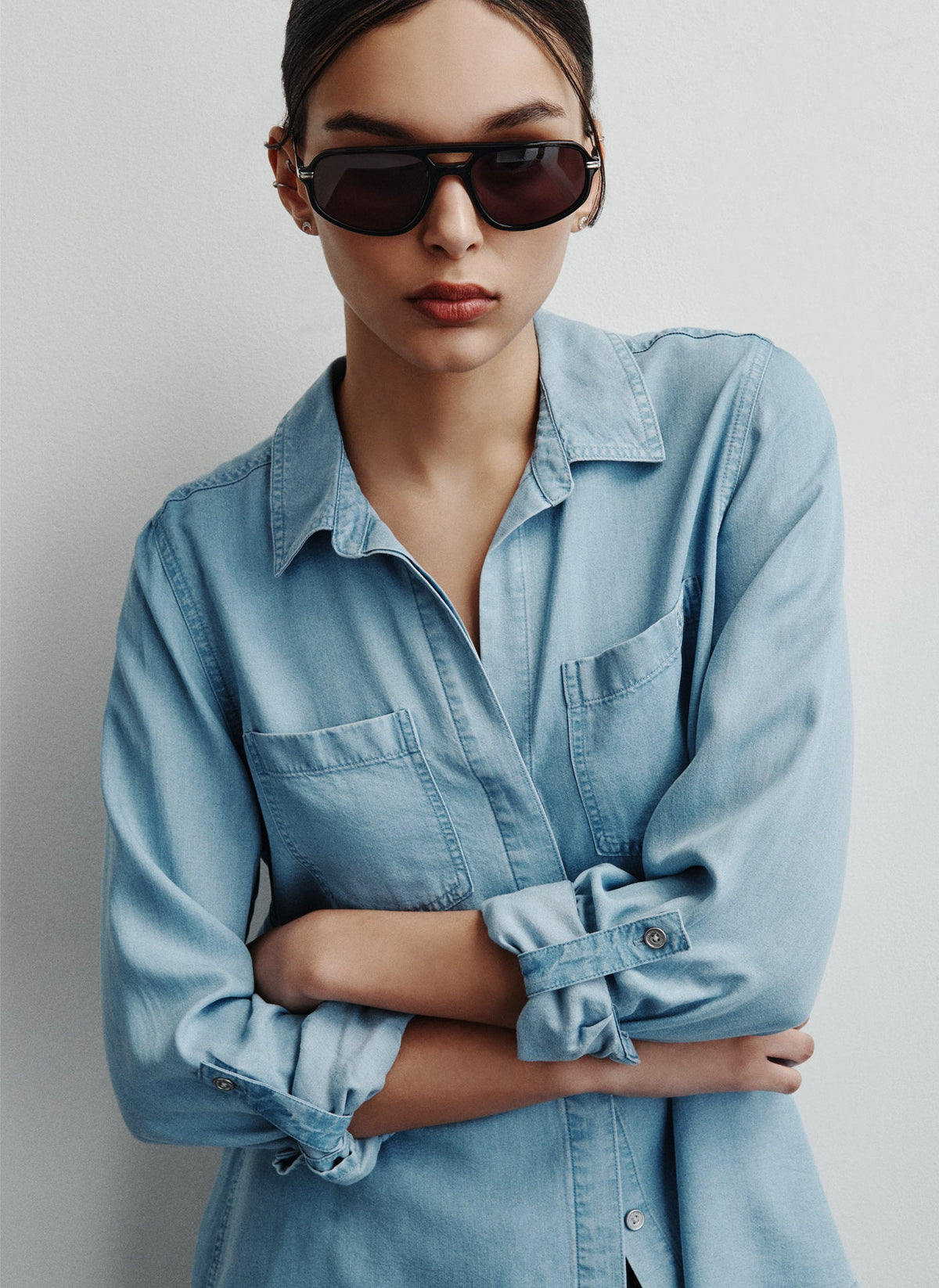 THE LIVE-IN SHIRT - CHAMBRAY | DKNY