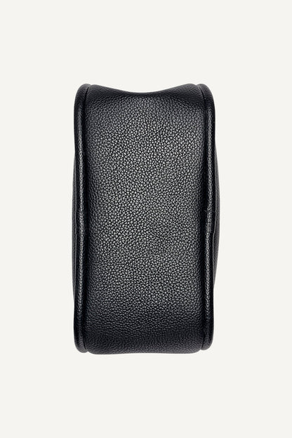 CAPRI MEDIUM HOBO BAG - BLACK/SILVER | DKNY