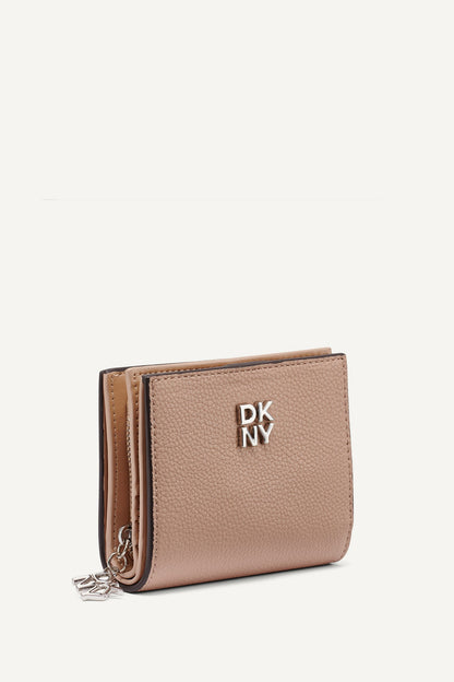 SARAH BIFOLD ZIP WALLET - Hot Pink | DKNY