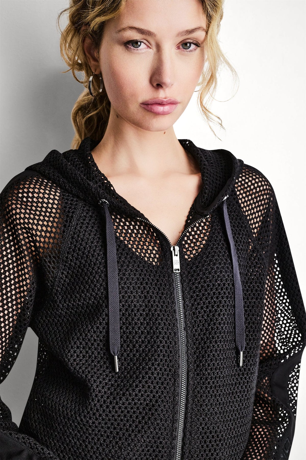 MESH LOGO ZIP-UP HOODIE - Black | DKNY