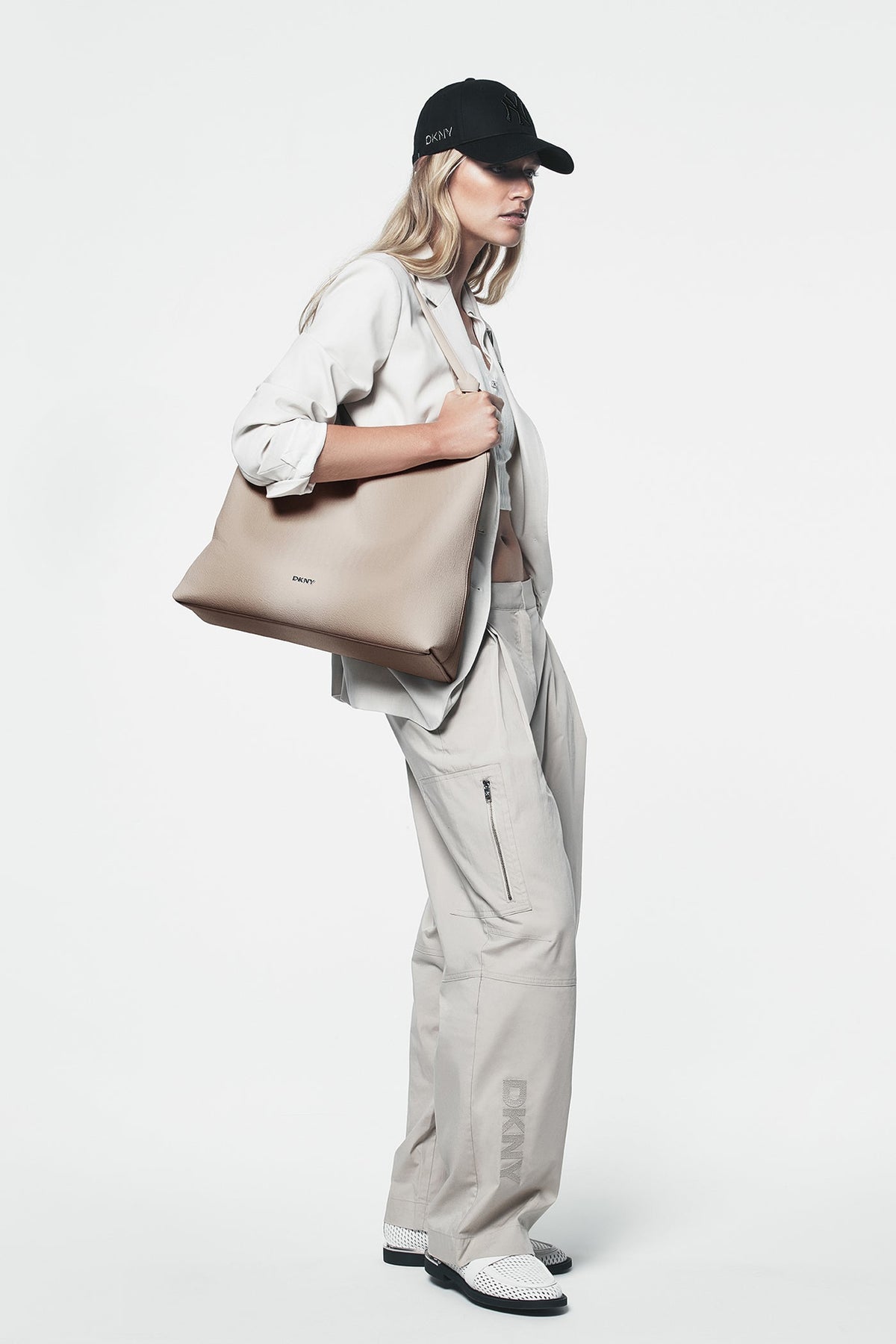 PAULA HOBO - Light Taupe | DKNY