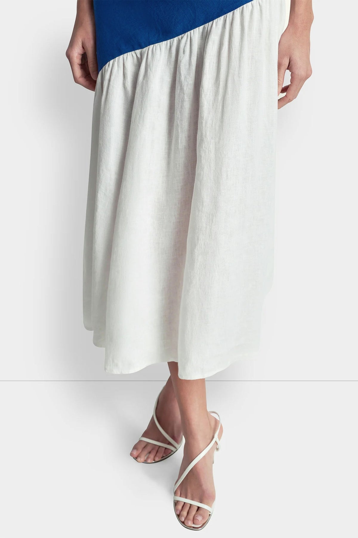 LINEN SLEEVELESS TWO-TONE MIDI DRESS - Admiral/White | DKNY