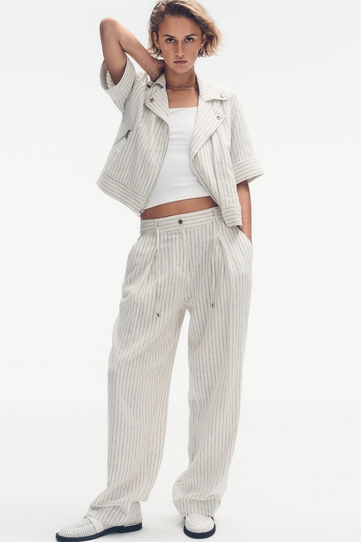 MID-RISE LINEN-BLEND PINSTRIPED PLEATED WIDE-LEG PANT - Ivory/Admiral | DKNY