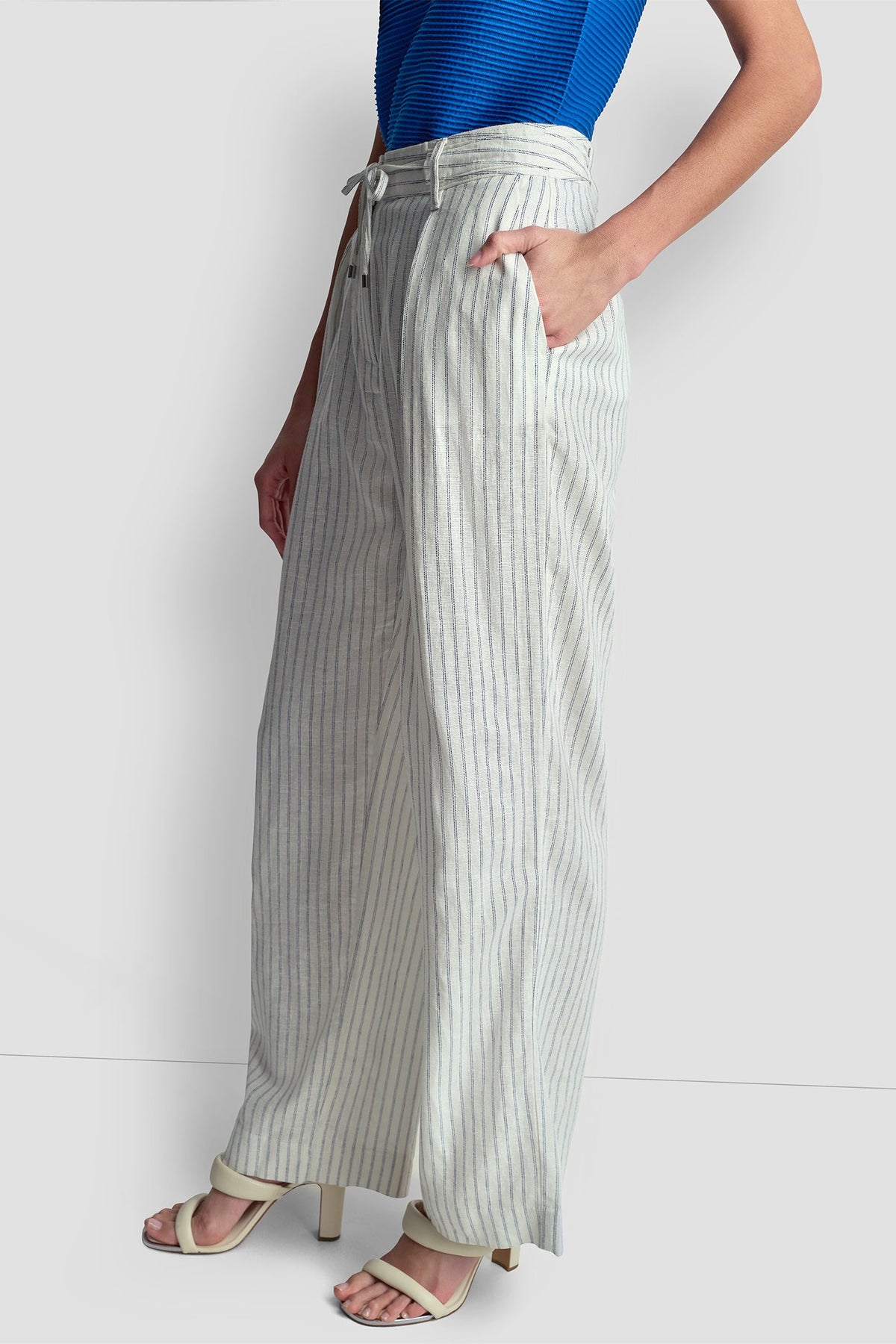 MID-RISE LINEN-BLEND PINSTRIPED PLEATED WIDE-LEG PANT - Ivory/Admiral | DKNY