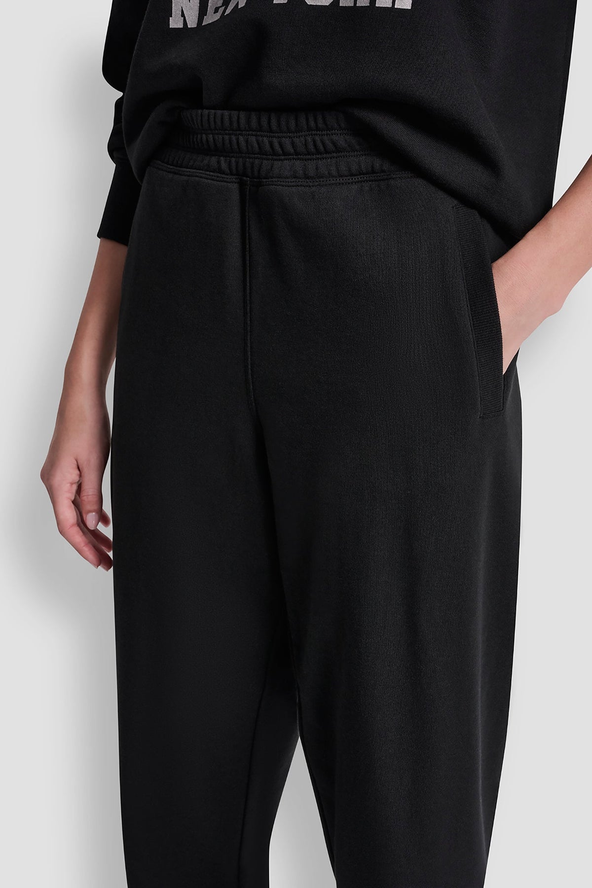 DKNY 1989 RHINESTUD LOGO JOGGER - Black | DKNY