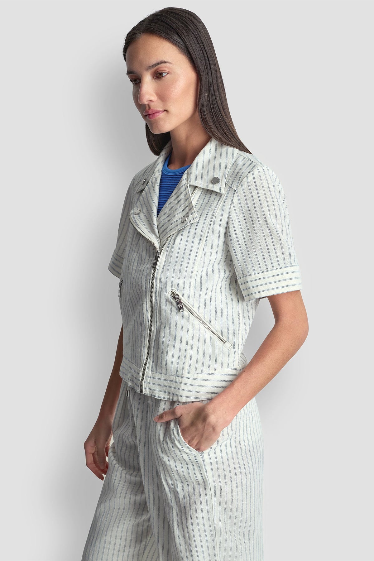 PINSTRIPE SHORT SLEEVE MOTO JACKET - Ivory/Admiral | DKNY
