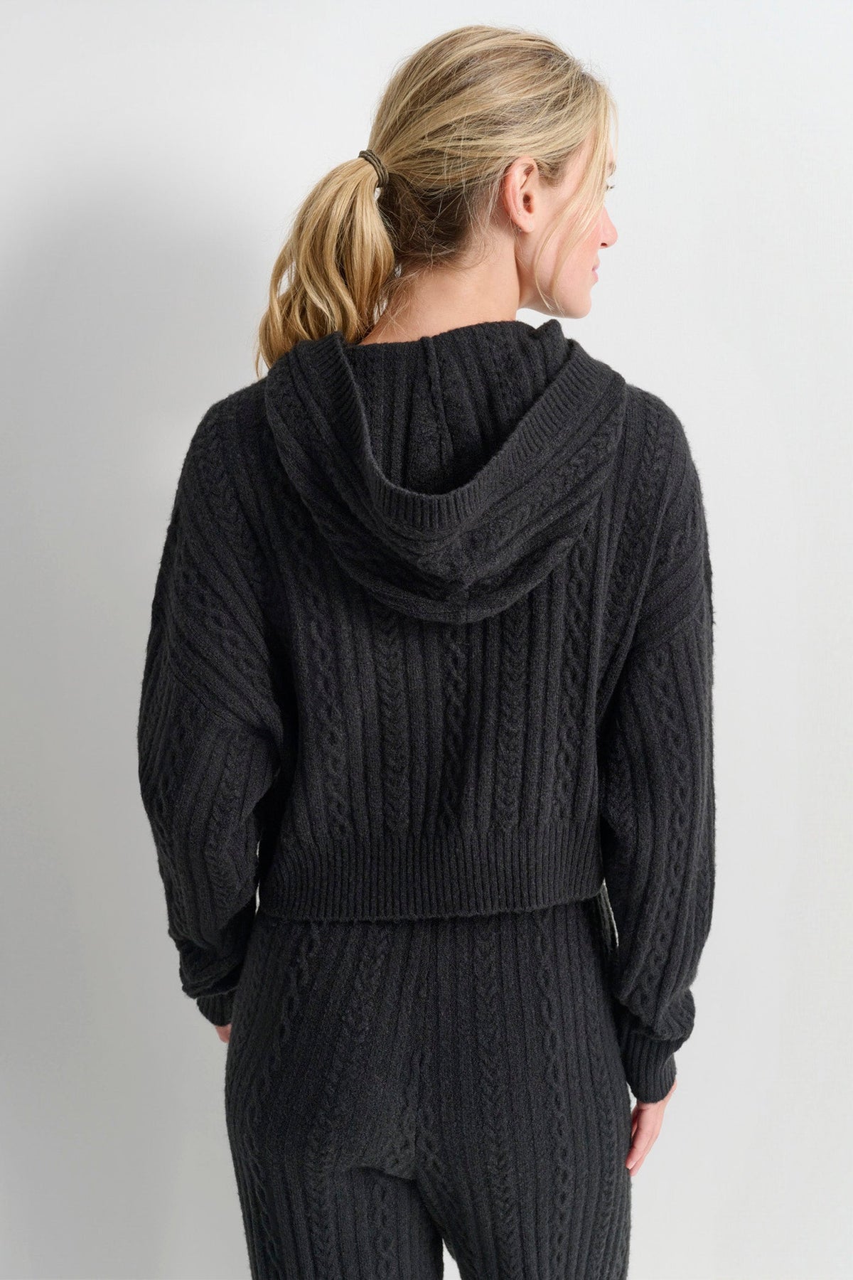 COZY CABLE SWEATER HOODIE - Black | DKNY