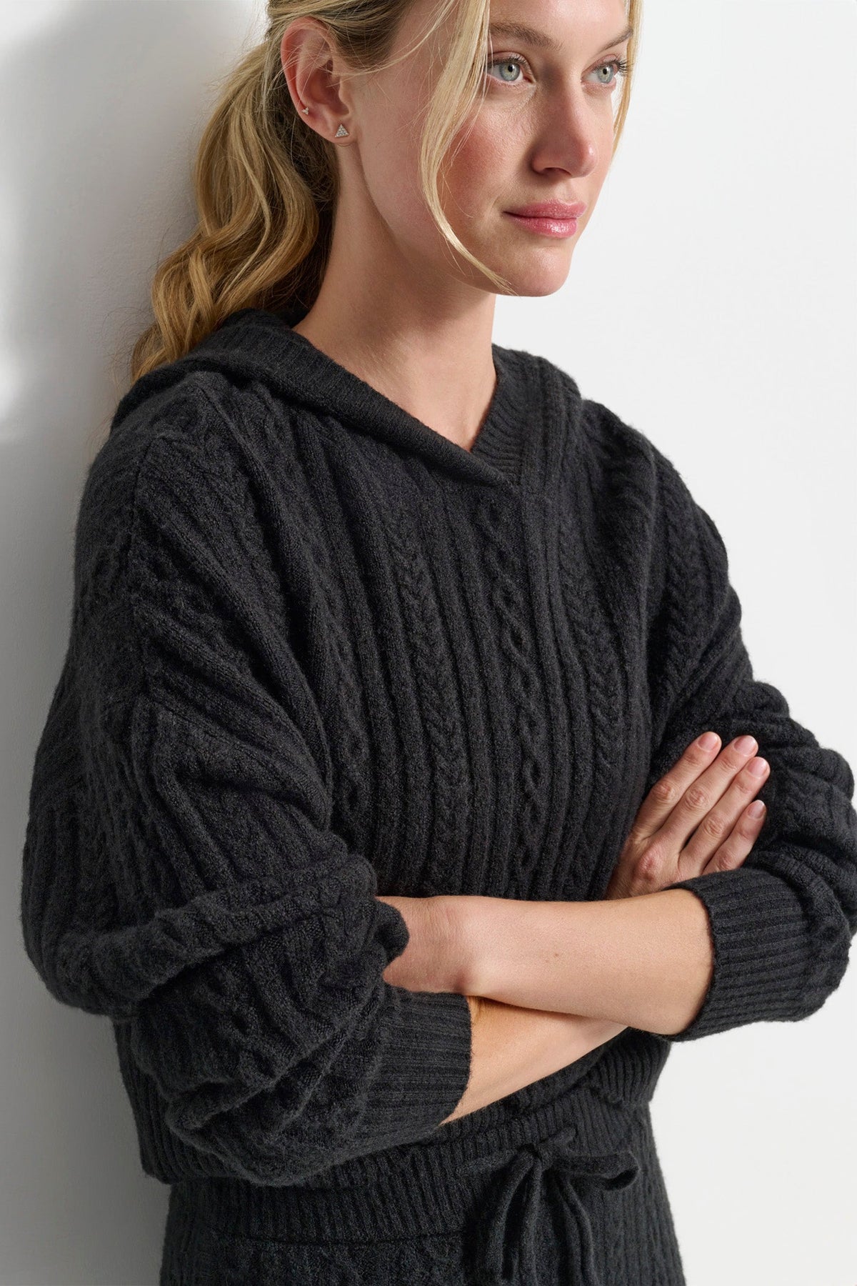 COZY CABLE SWEATER HOODIE - Black | DKNY